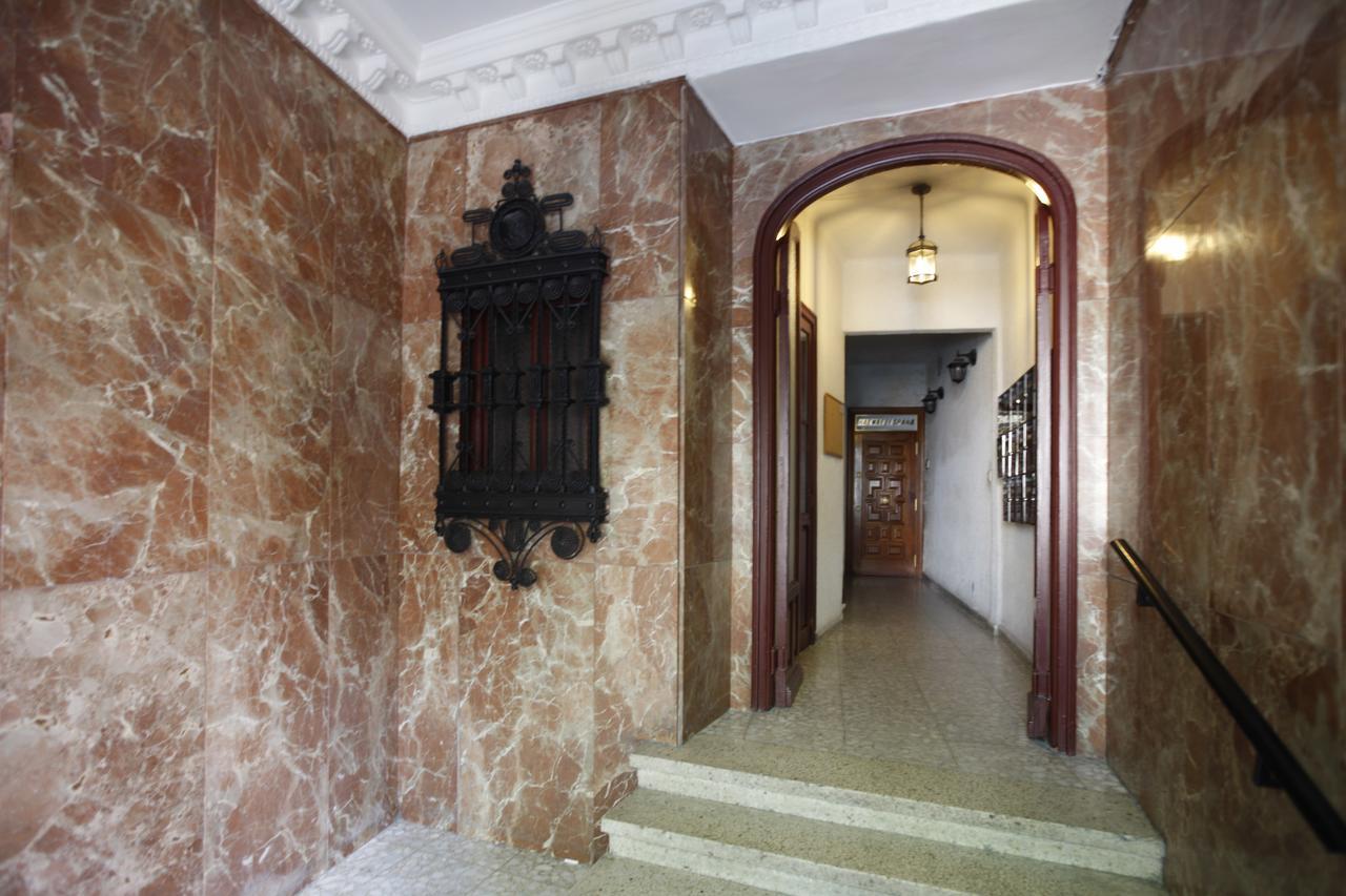 Latina Plaza Apartment Madrid Ngoại thất bức ảnh